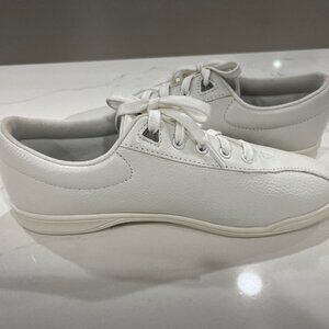 Easy Spirit Tennis Shoes 7.5 N